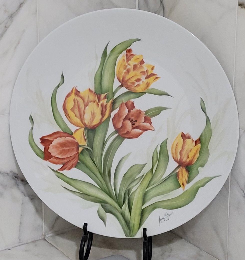 Plate with Red and Yellow Tulips 18 in. Round