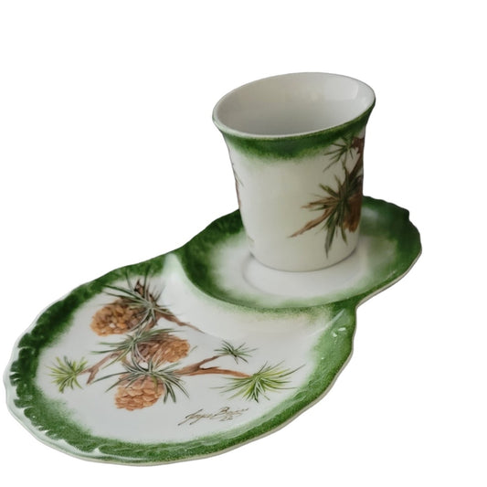 Cup and Saucers Pine Cone